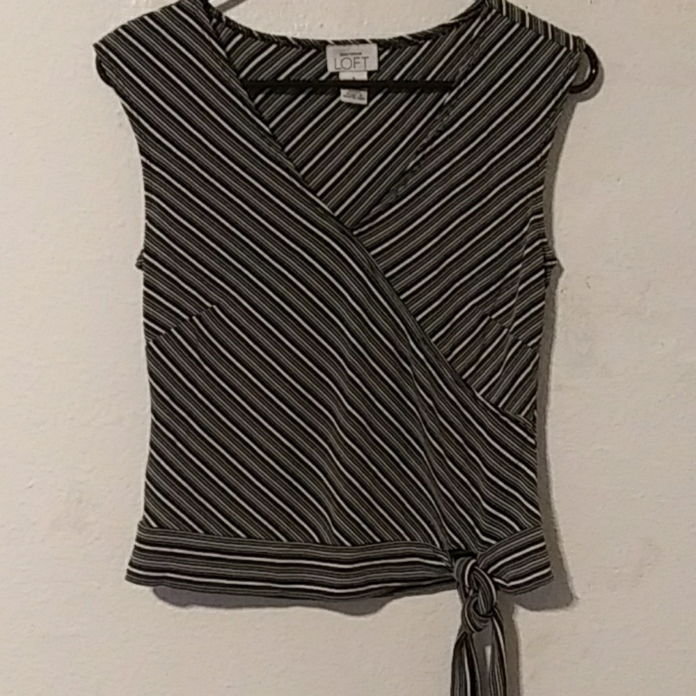 Ann Taylor Loft sleeveless top